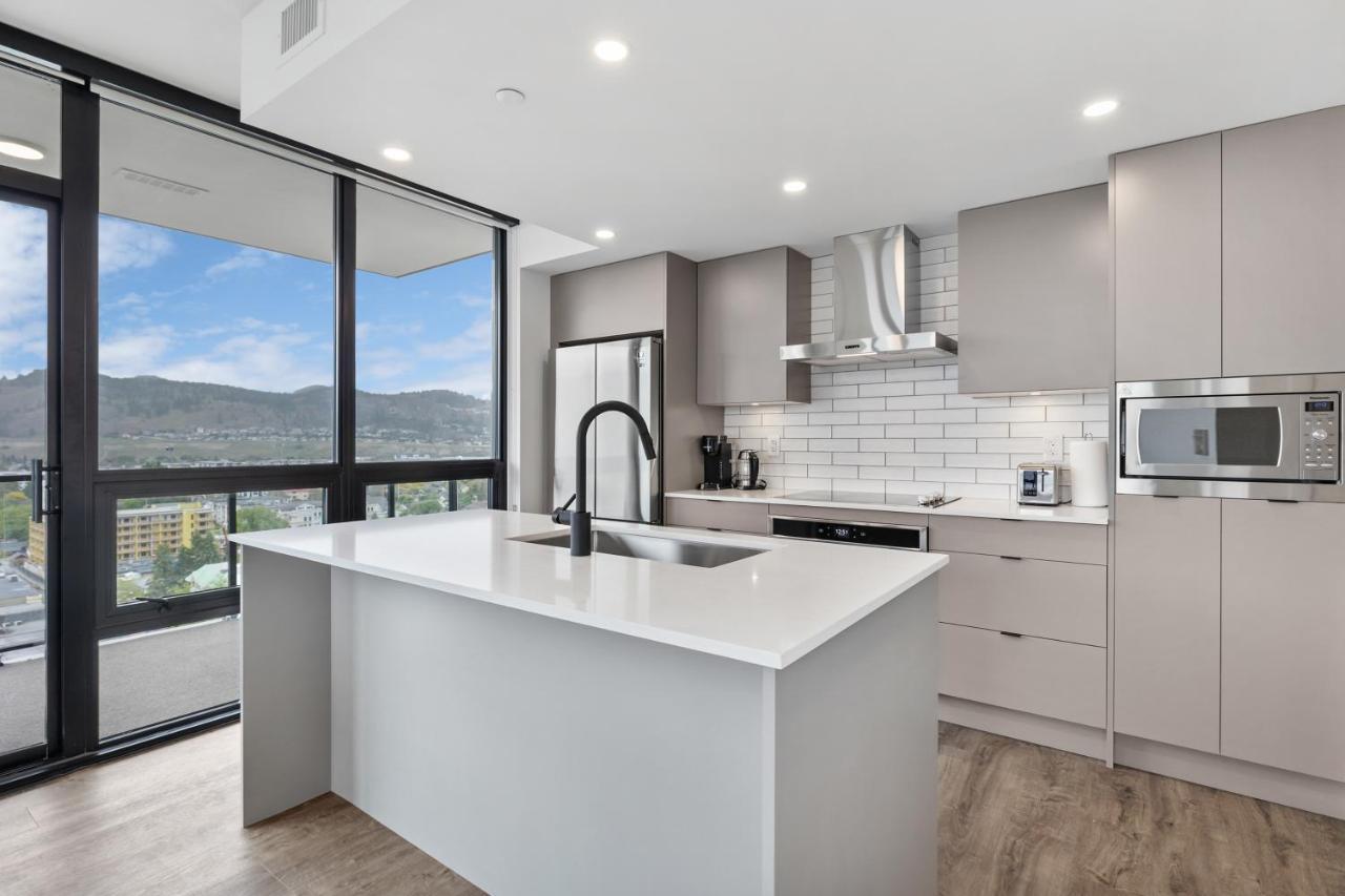 Brand New Luxury Downtown Near The Beach #15 Kelowna Exterior photo